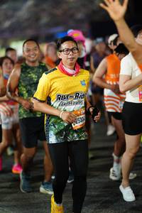 BIB: 2500, 211
                            <button type="button" onclick="openModal(23075648)" class="btn btn-primary btn-sm float-right btn-popup" data-toggle="modal" data-target=".modal-high-quality">
                        <i class="fas fa-shopping-cart"></i> Add to Cart
                    </button>
                                            <button type="button" onclick="isThisMe(23075648, true)" class="btn btn-success btn-sm float-right btn-popup btn-isme hidden" data-toggle="tooltip" data-placement="bottom" title="นี่คือรูปของคุณใช่ไหม คลิกที่นี่เพื่อเอาเข้าอัลบั้ม">
                        <i class="fas fa-plus"></i> Add to album
                    </button>
                    <button type="button" onclick="isThisMe(23075648, false)" class="btn btn-warning btn-sm float-right btn-popup btn-isnotme hidden">
                        <i class="fas fa-ban"></i> Remove from album
                    </button>